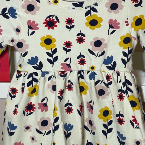 -Beautiful 3 month size dress - Picture 3 of 4